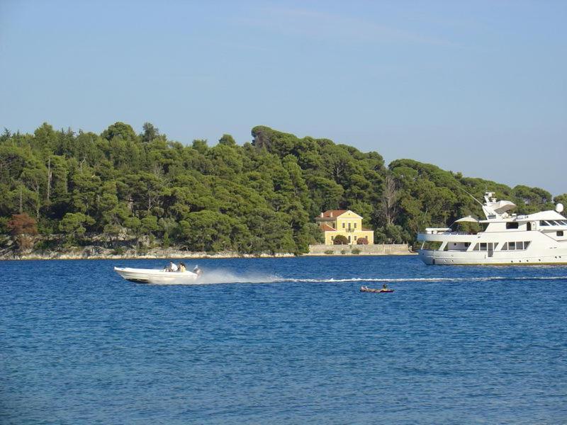 Akti Nydri (Lefkada)